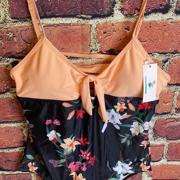 Beachsissi One Piece Swim Suit Size L - Picture 4 of 13